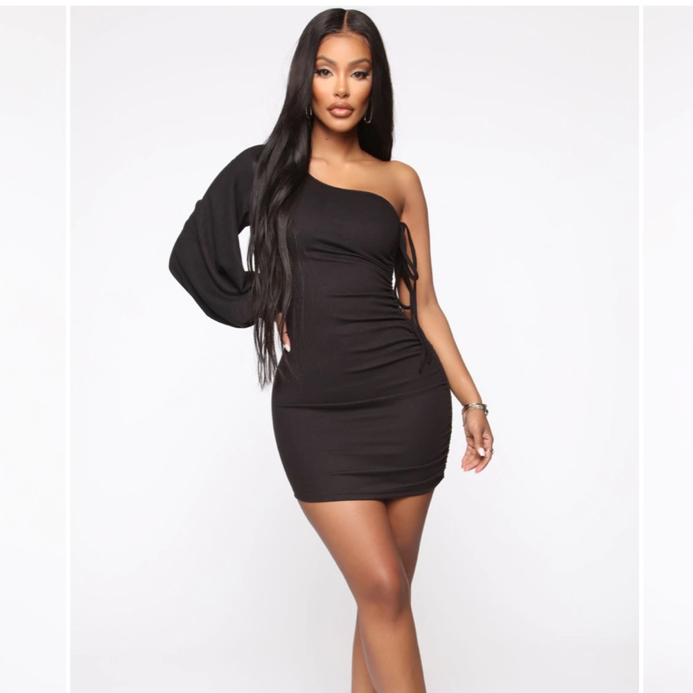Fashion nova dress never worn